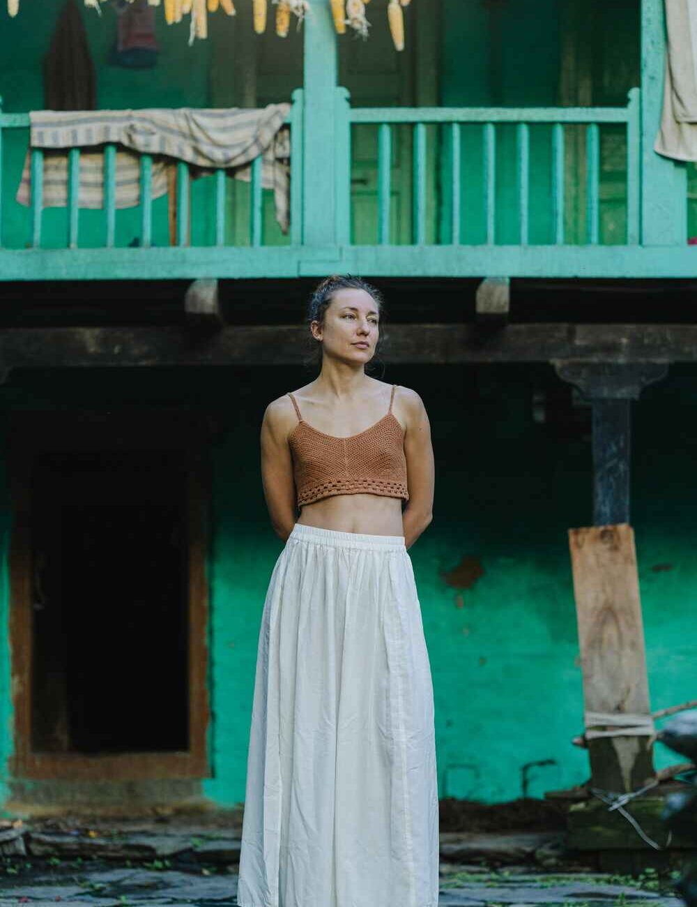 Off-White Cotton Linen Skirt With Front Cuts - Image 3
