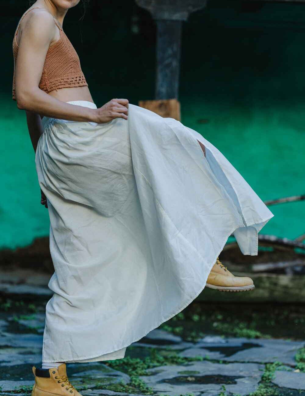 Off-White Cotton Linen Skirt With Front Cuts - Image 5