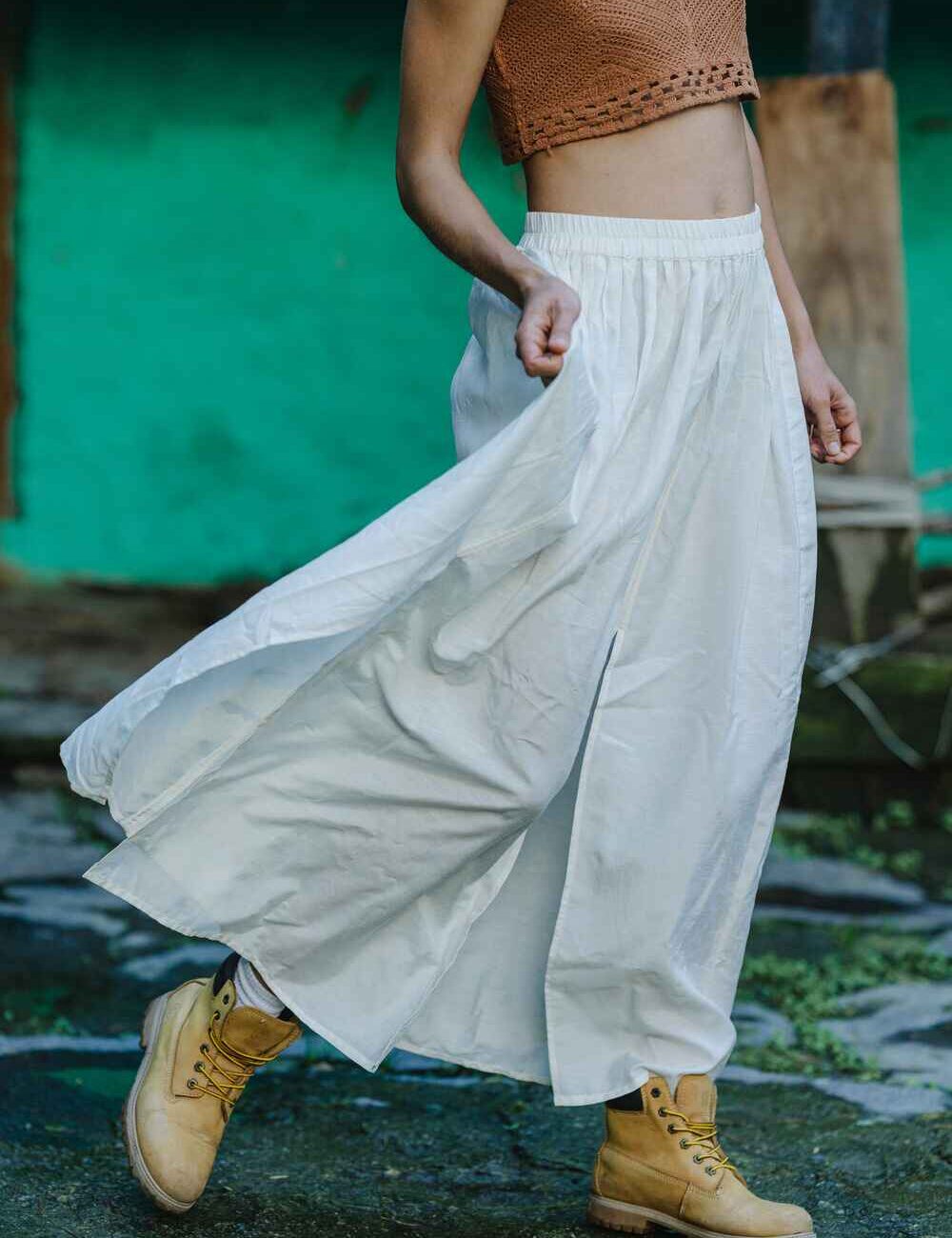 Off-White Cotton Linen Skirt With Front Cuts - Image 4