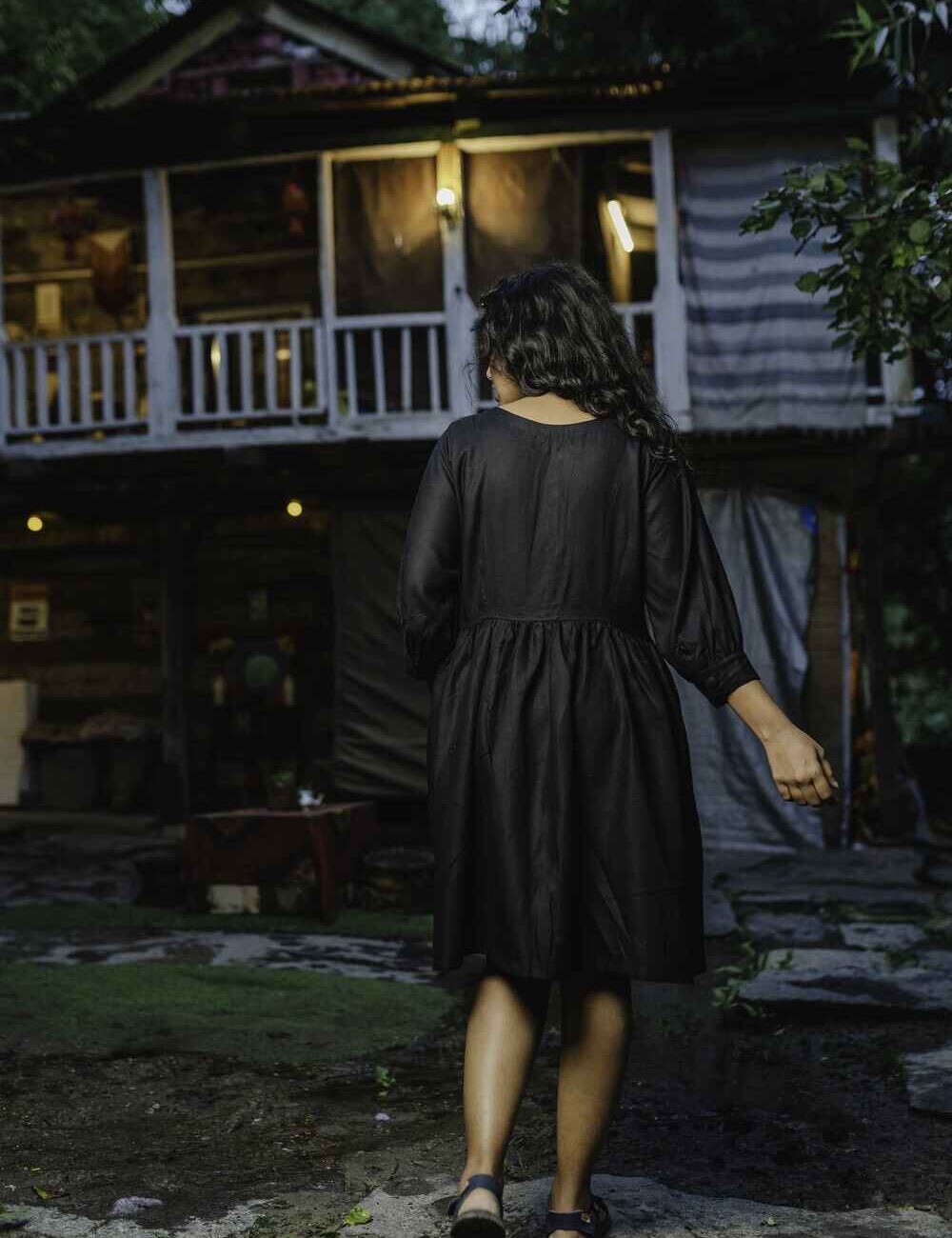 Comfy Black Linen-Cotton Dress - Image 4