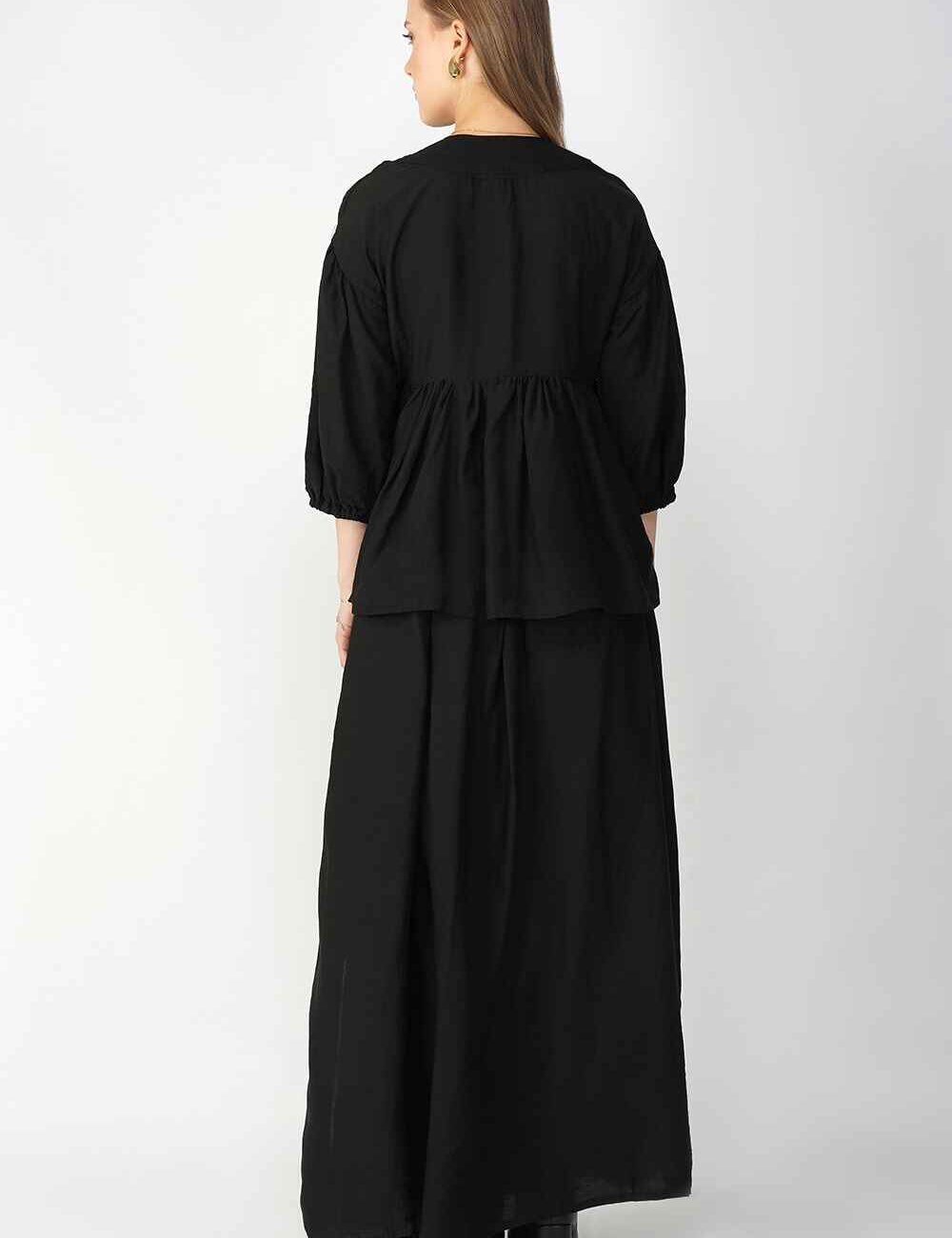 Black Skirt With Front Slits - Image 4