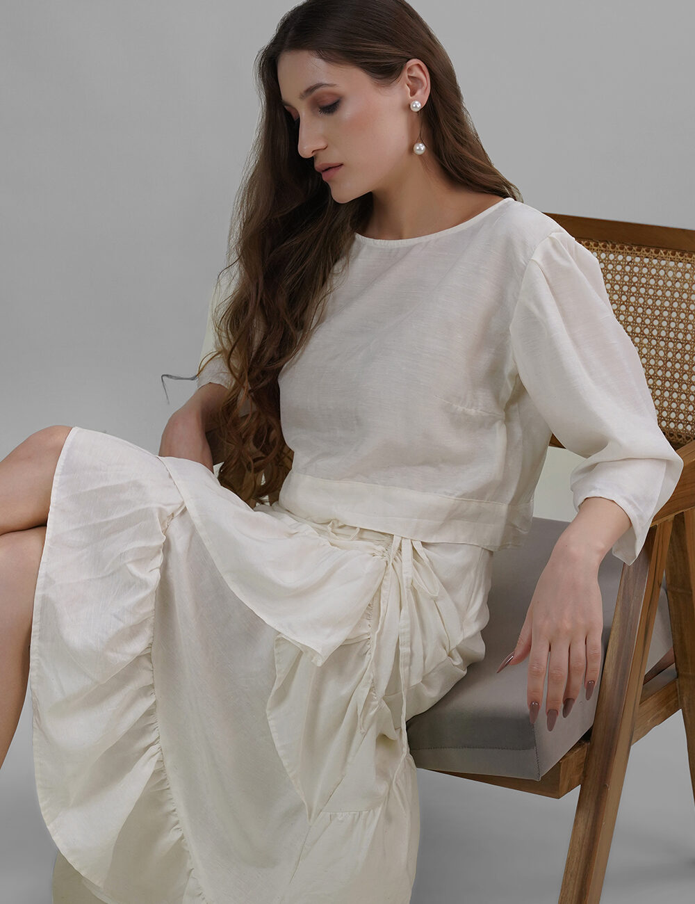Back Button Crop Top in Cotton Linen and Viscose Blend - Image 6